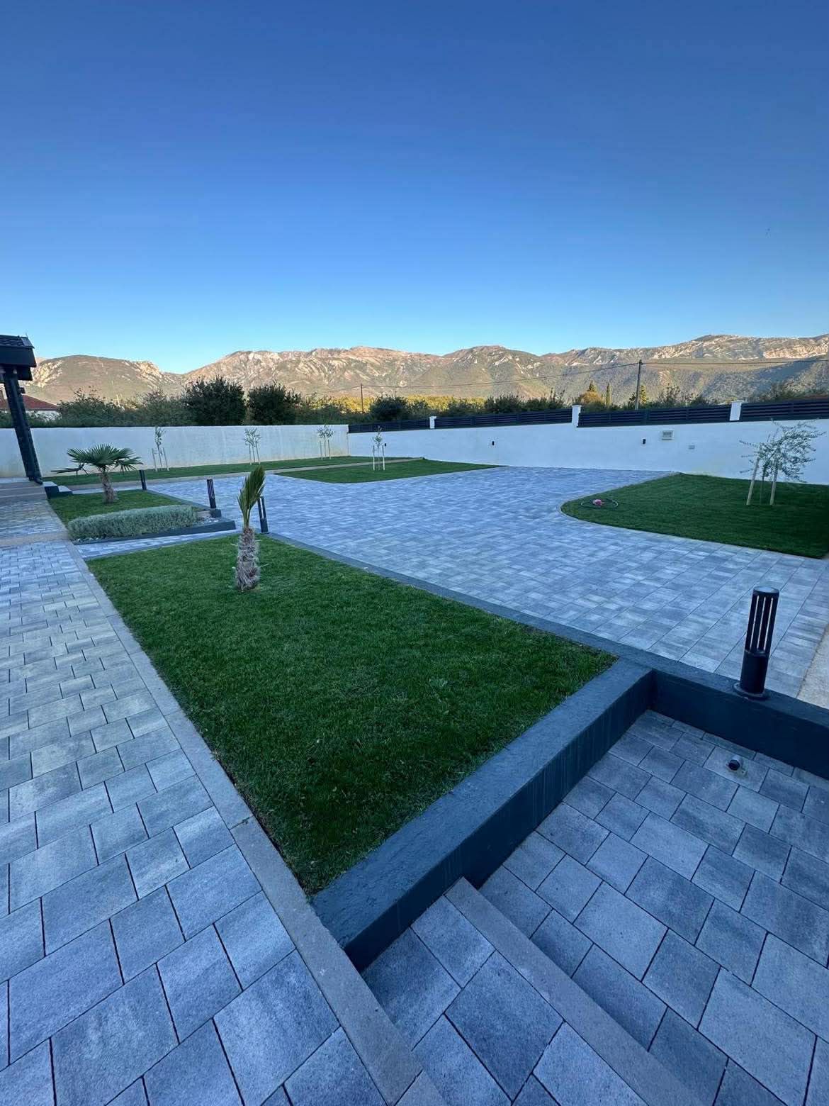 Pflaster- und Rasenarbeiten